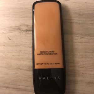 Haley’s beauty matte foundation